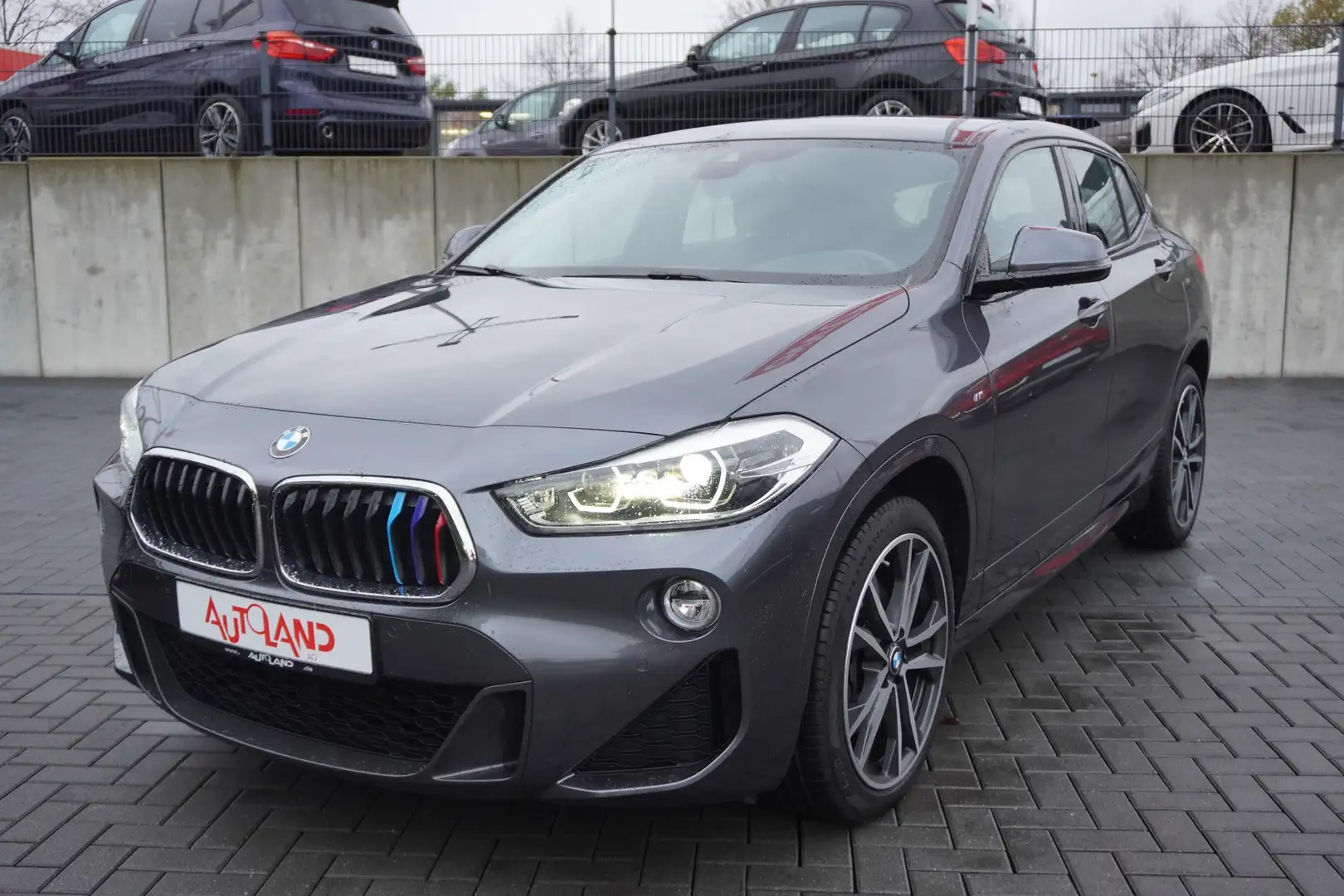 BMW X2 sDrive20i M Sport LED Navi Sitzheizung PDC Grau - 2