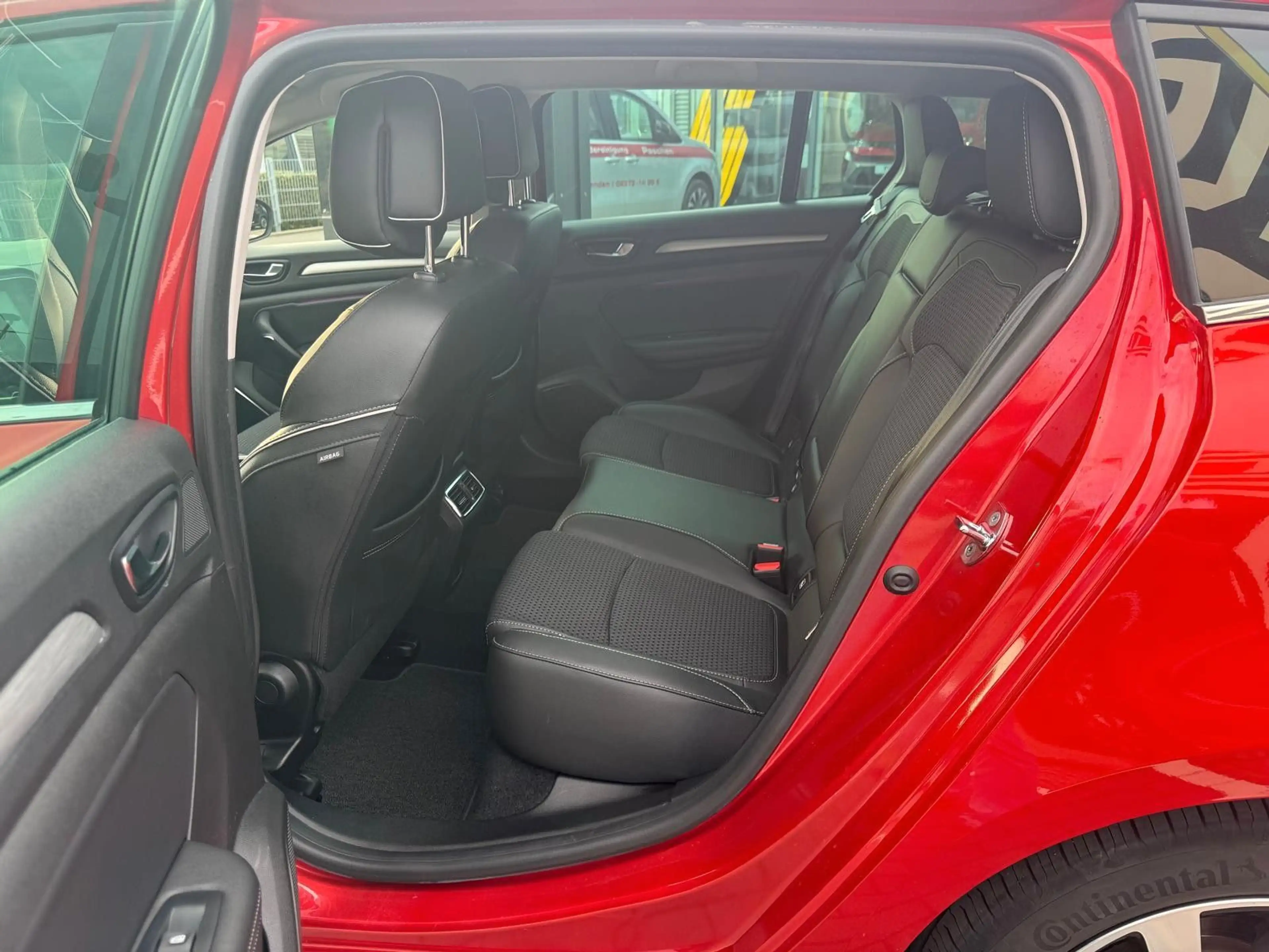 Renault Megane IV Grandtour BOSE-Edition — photo 12