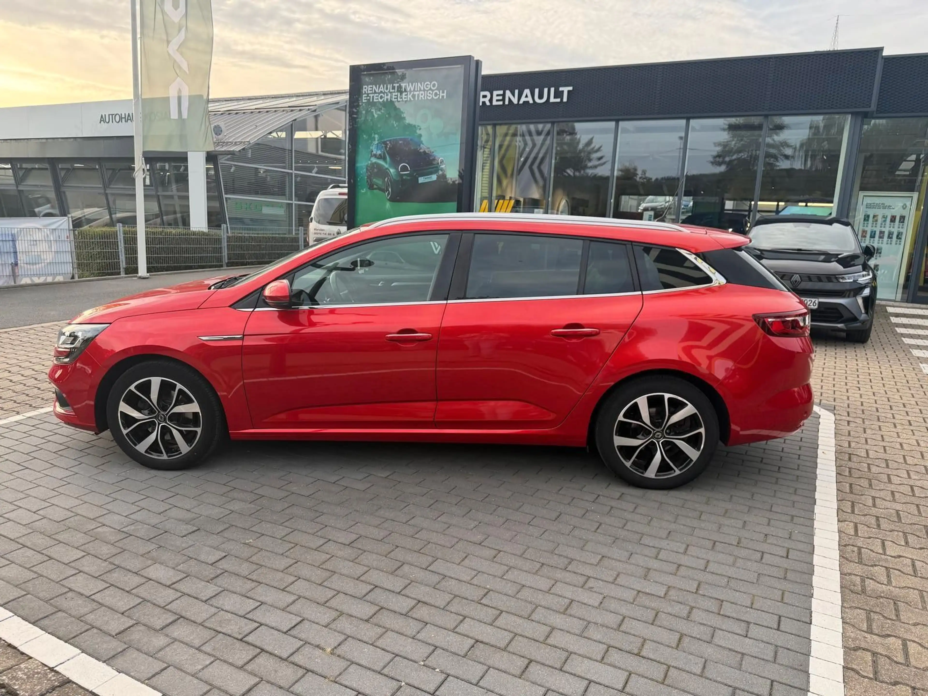 Renault Megane IV Grandtour BOSE-Edition — photo 9