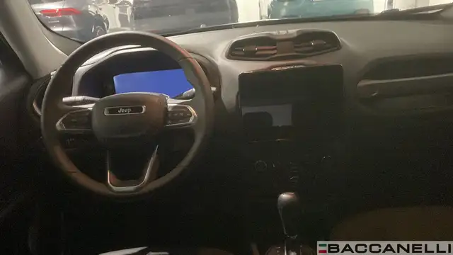 Jeep Renegade view 19