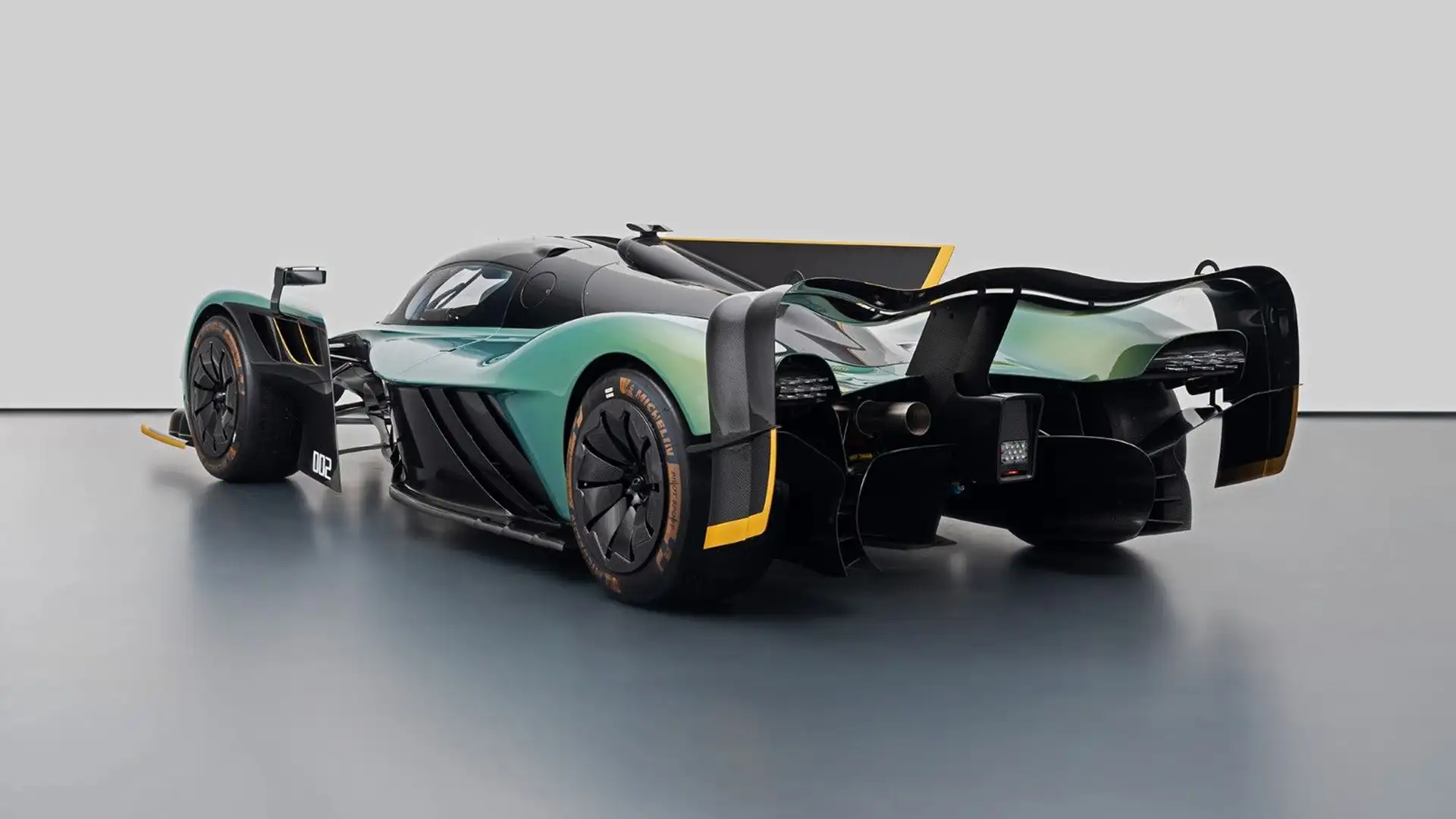 Aston Martin Valkyrie AMR Pro Grün - 2