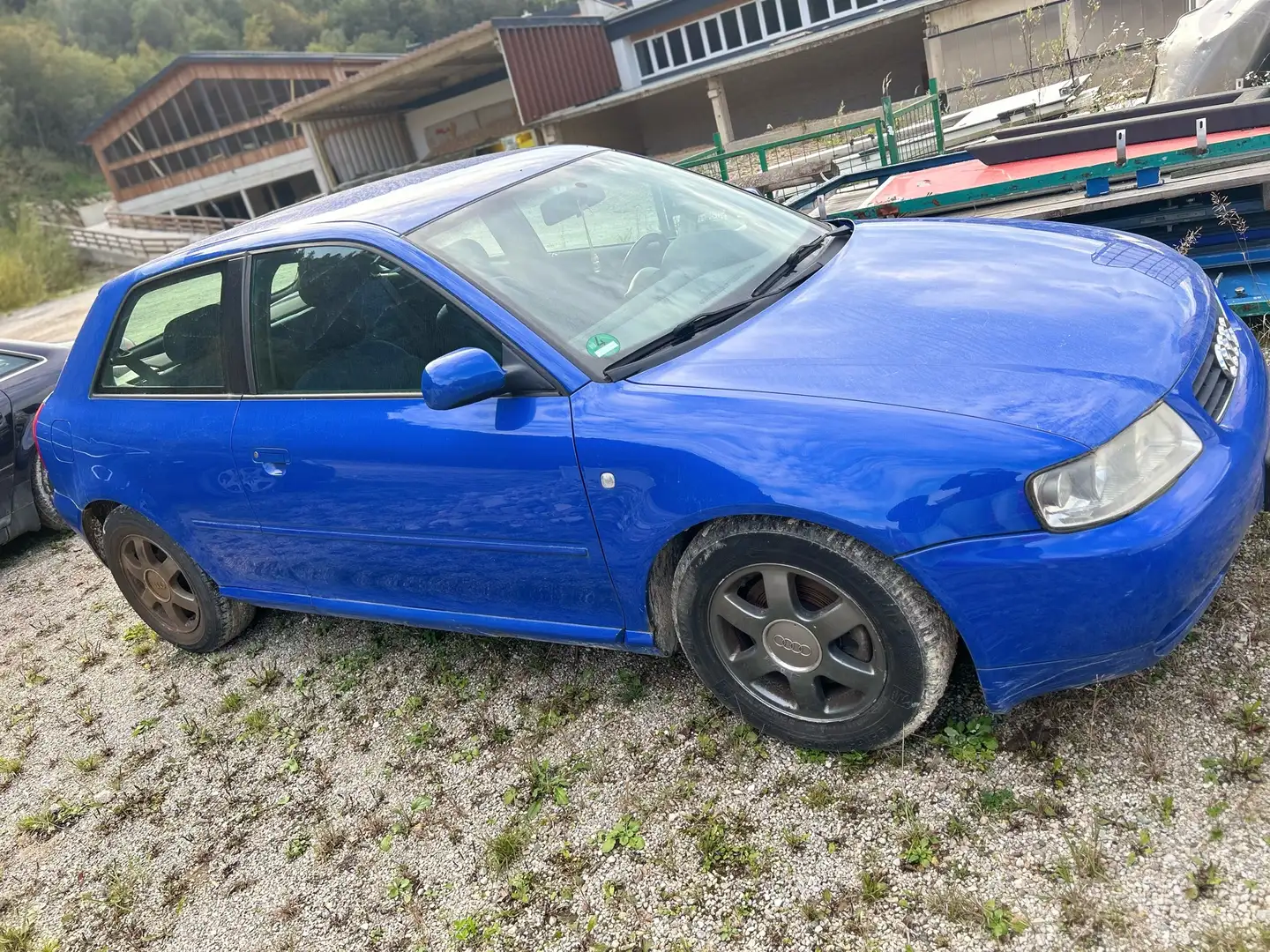 Audi A3 1,8 T Ambiente plava - 2