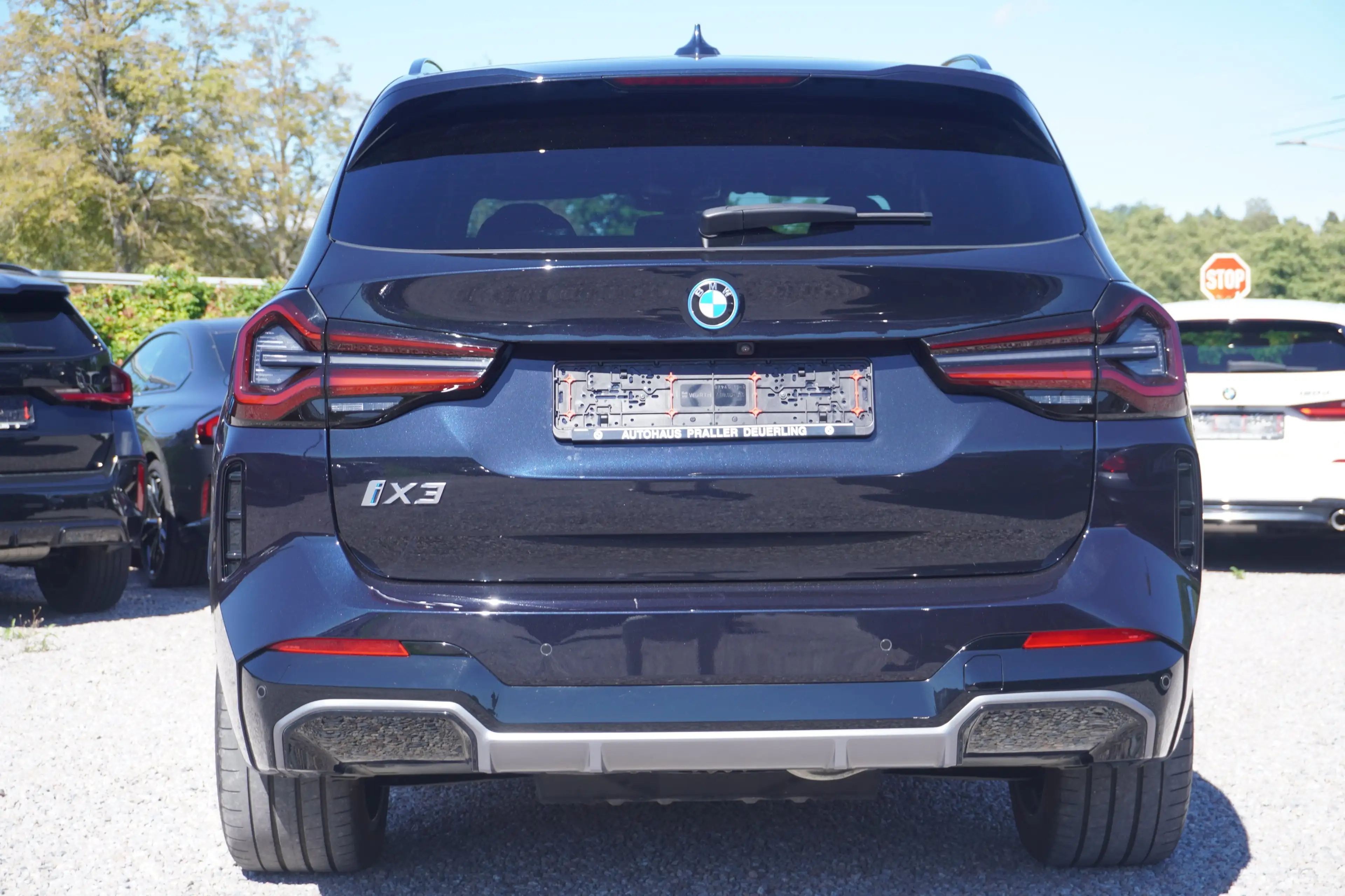 BMW iX3 M Sport — photo 7