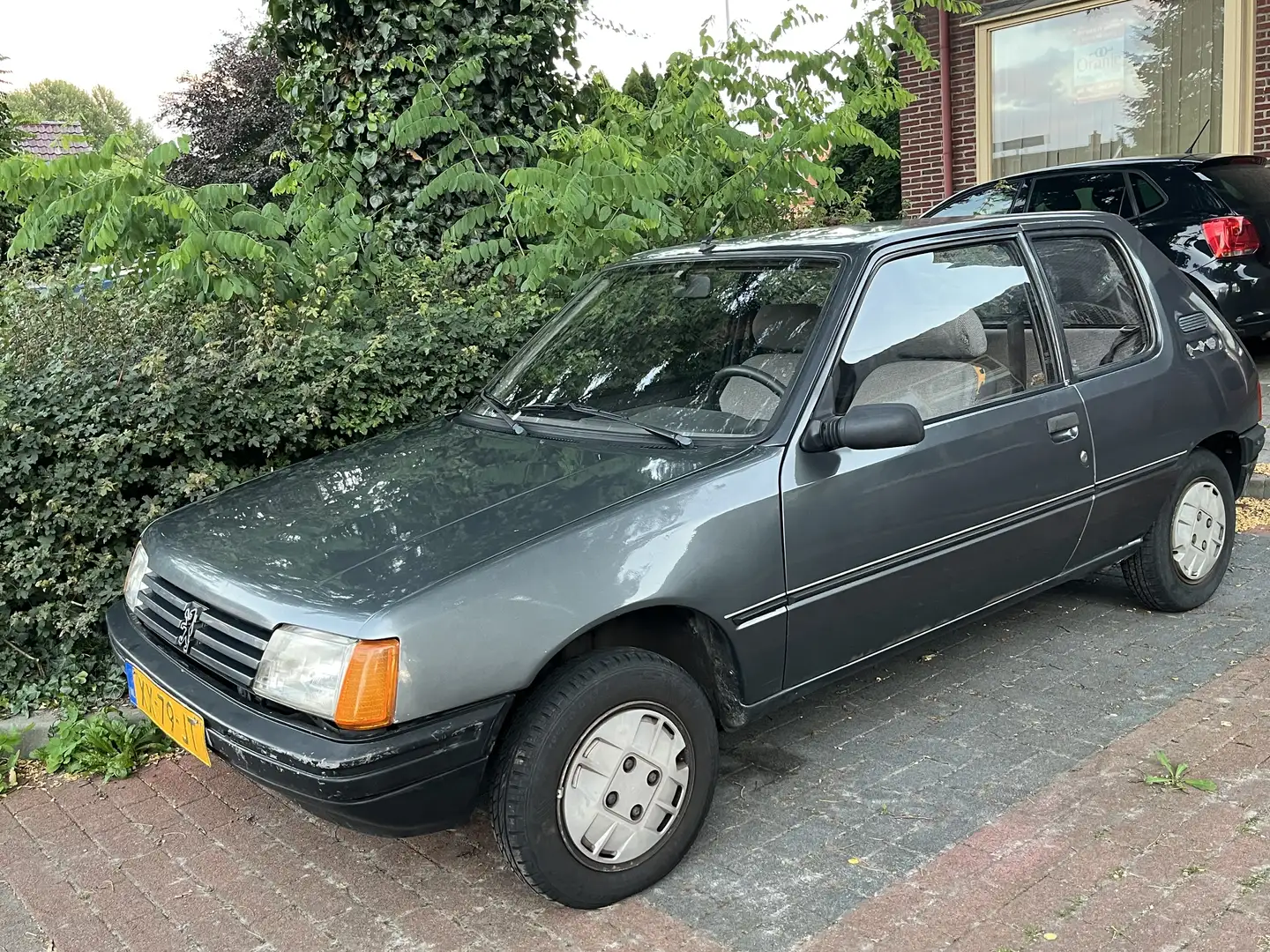 Peugeot 205 XL - 1