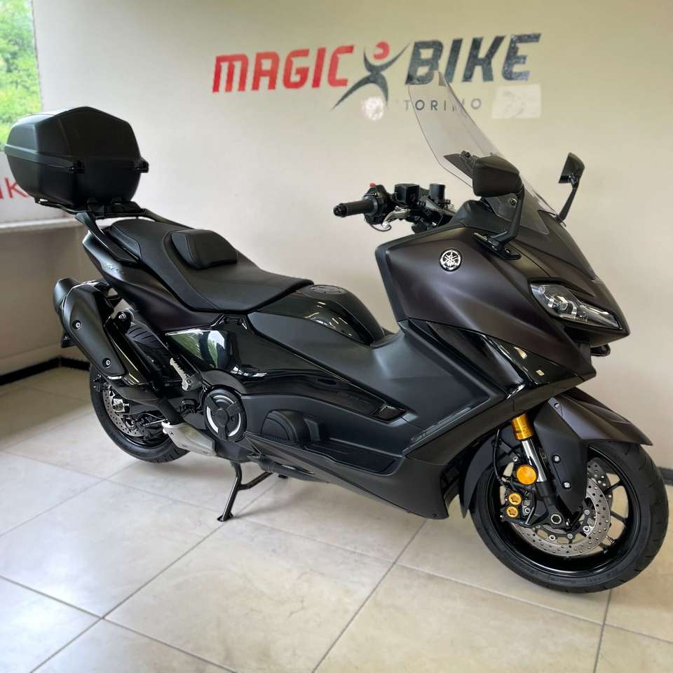 Yamaha TMAX 560