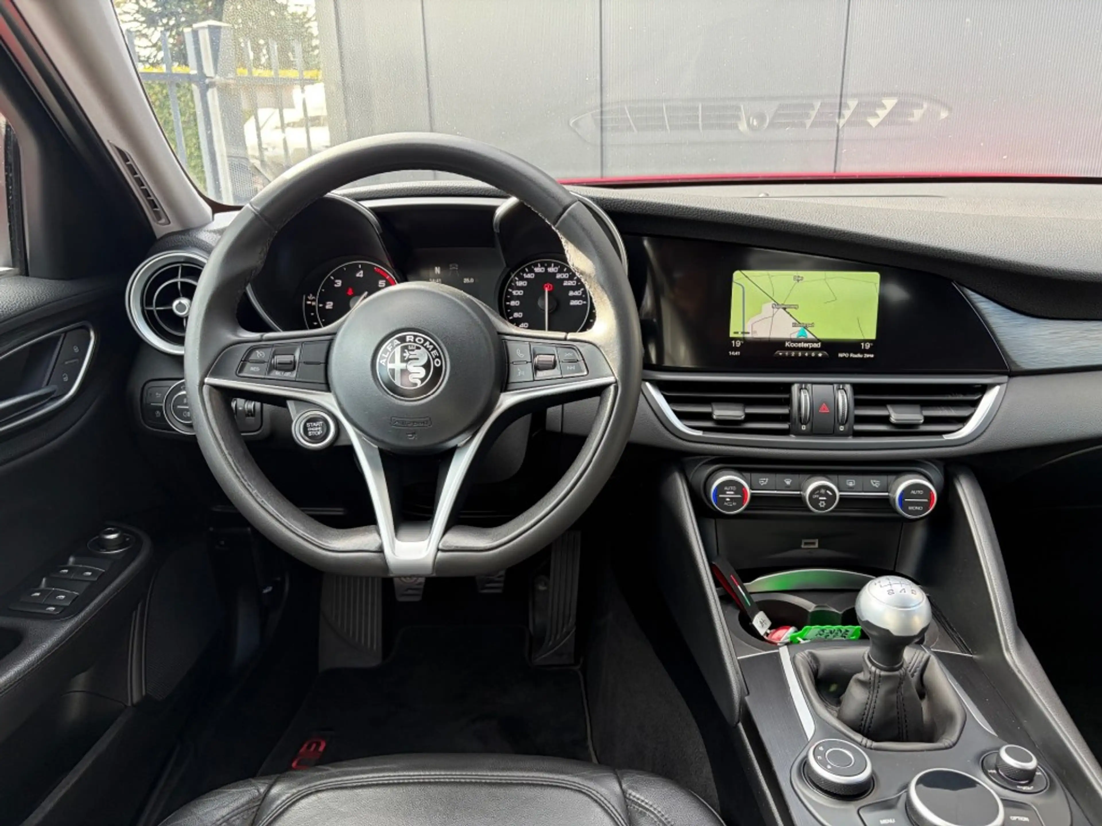 Alfa Romeo Giulia 2.2 Leder Navi Xenon Cruise PDC — photo 15