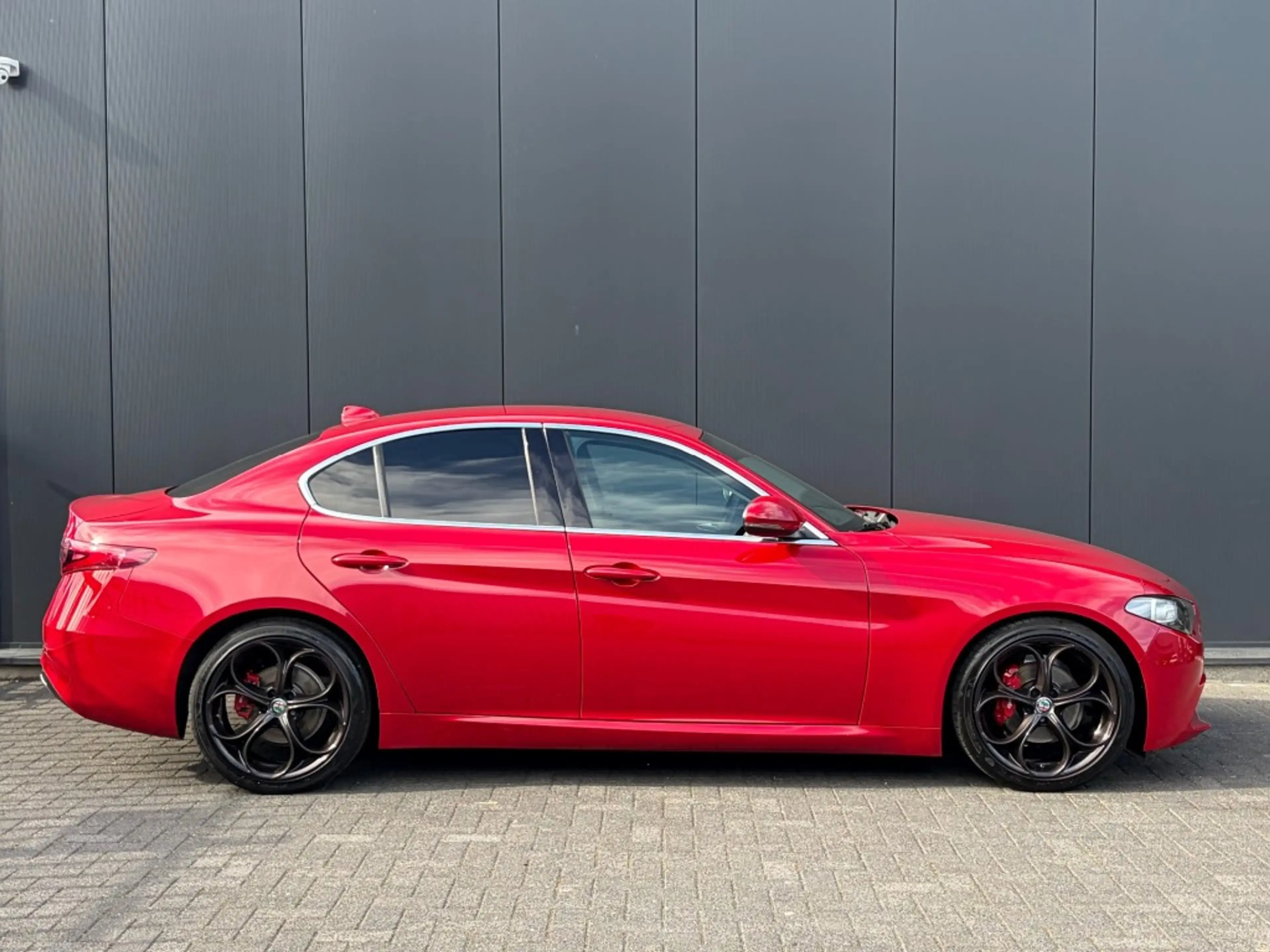 Alfa Romeo Giulia 2.2 Leder Navi Xenon Cruise PDC — photo 2