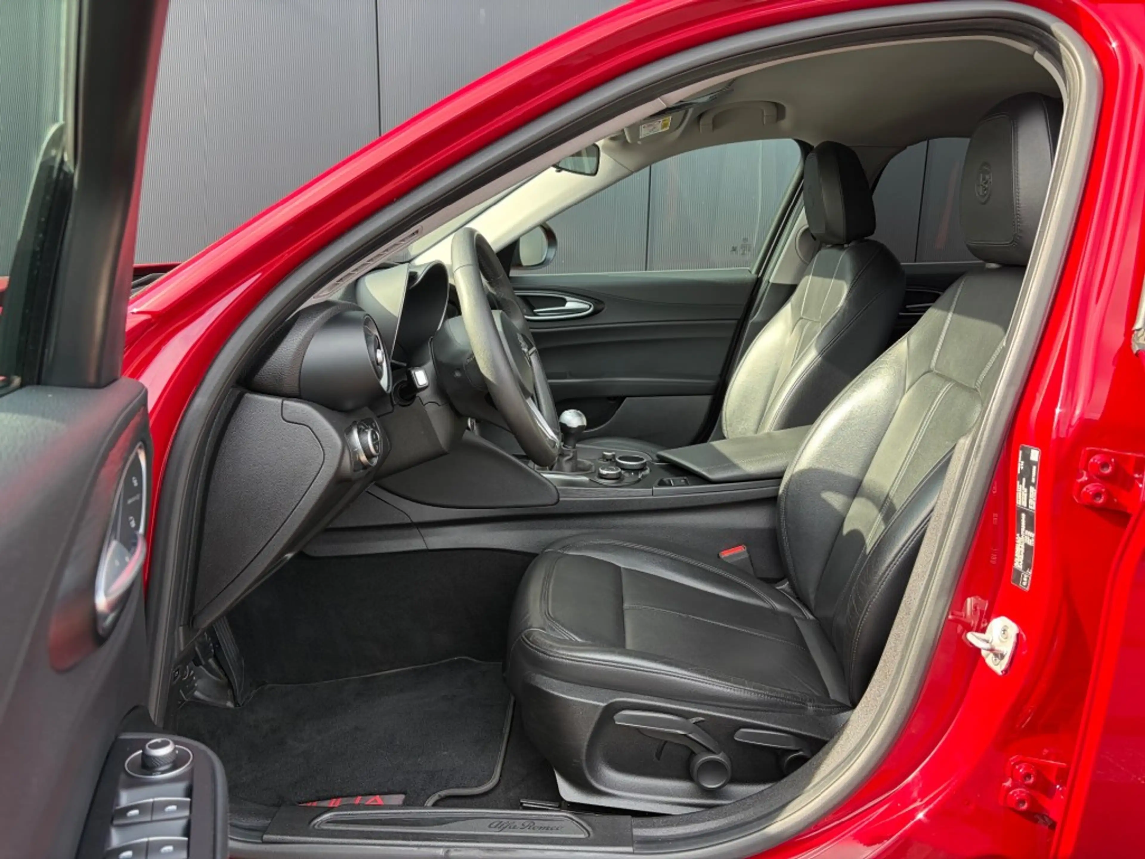 Alfa Romeo Giulia 2.2 Leder Navi Xenon Cruise PDC — photo 13