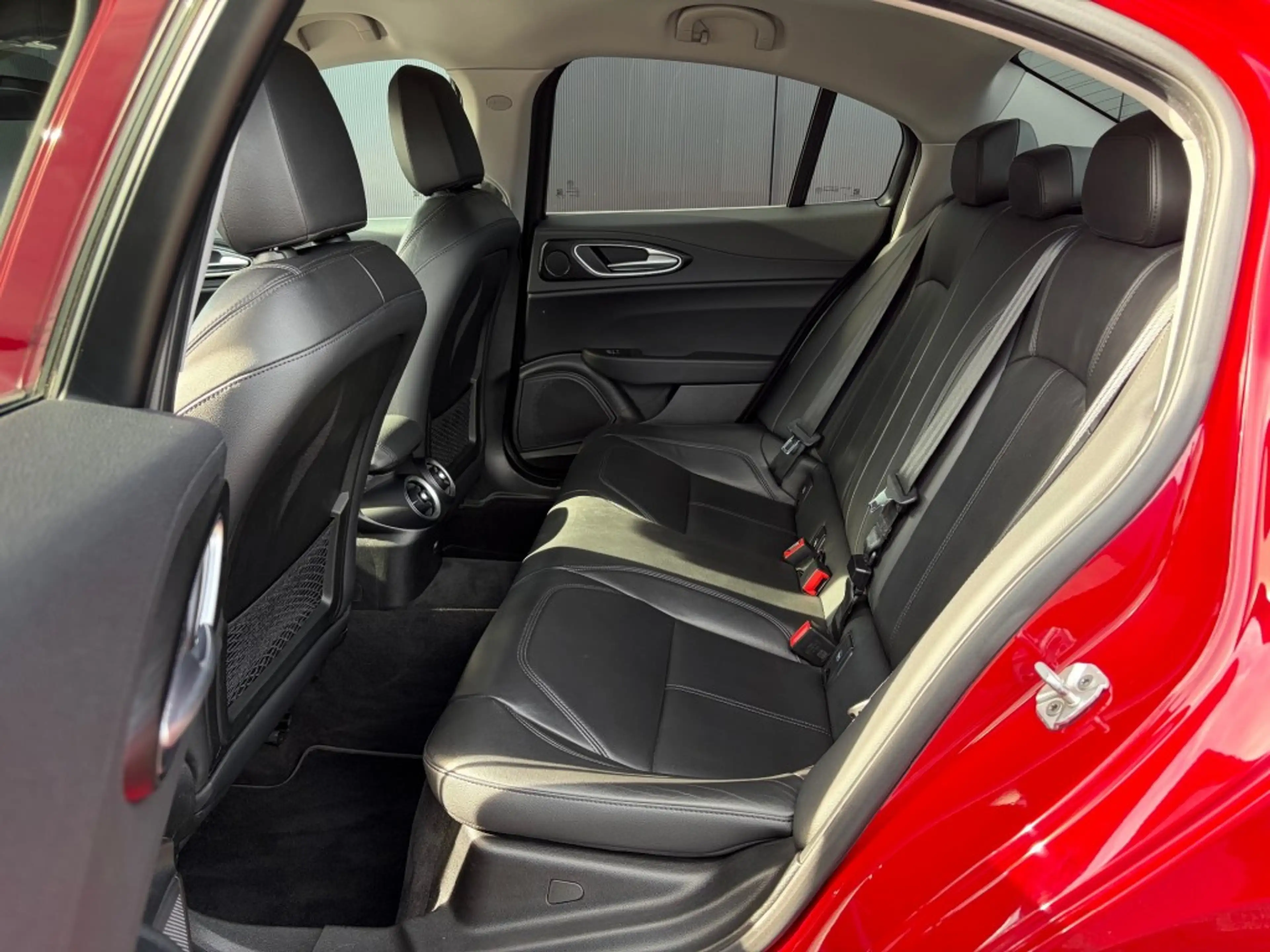 Alfa Romeo Giulia 2.2 Leder Navi Xenon Cruise PDC — photo 14