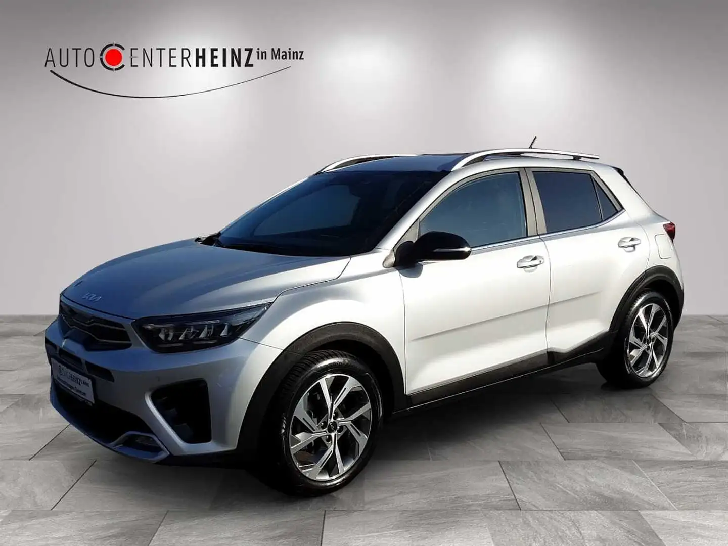 Kia Stonic GT Line Silber - 1