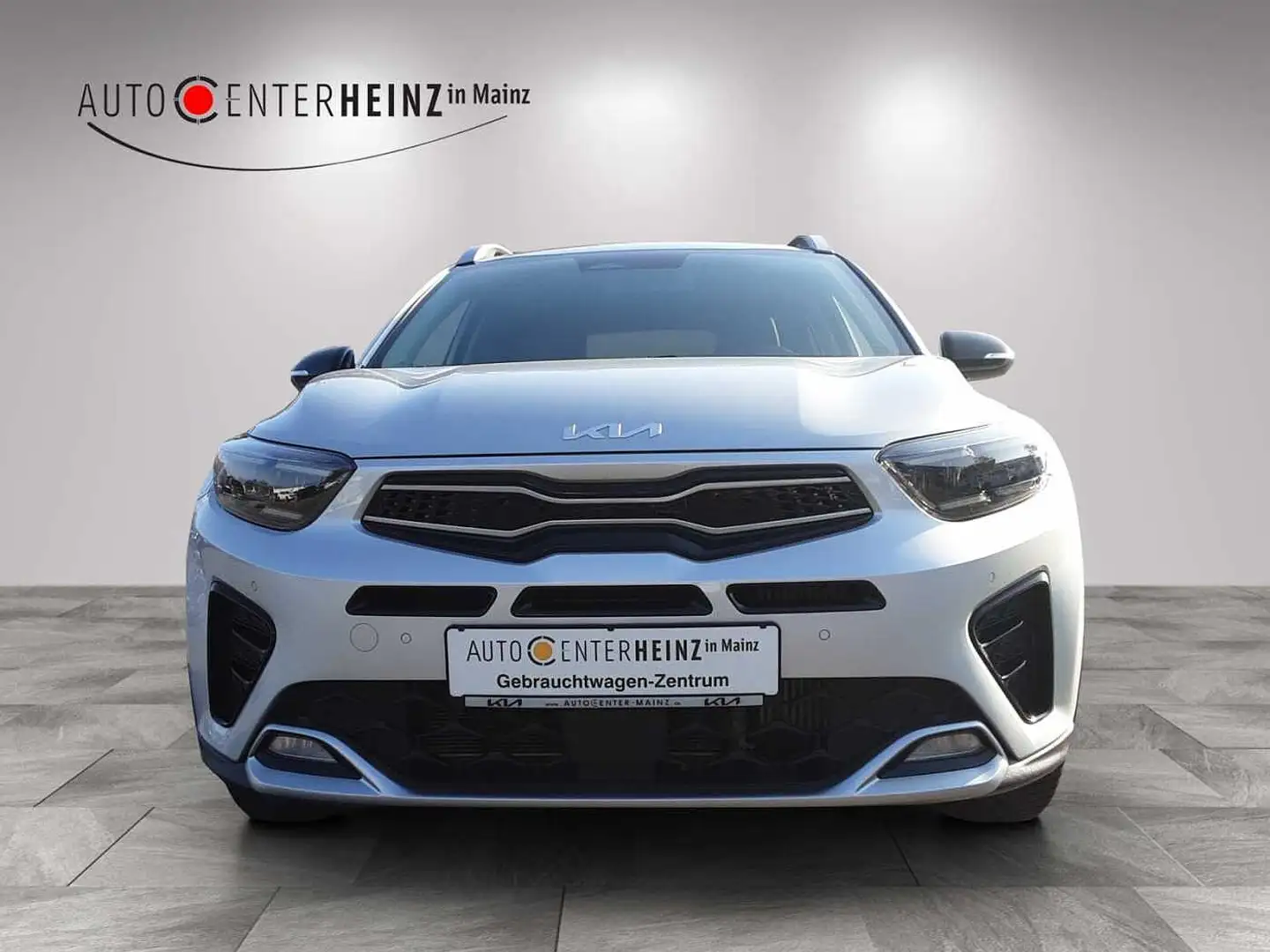 Kia Stonic GT Line Silber - 2