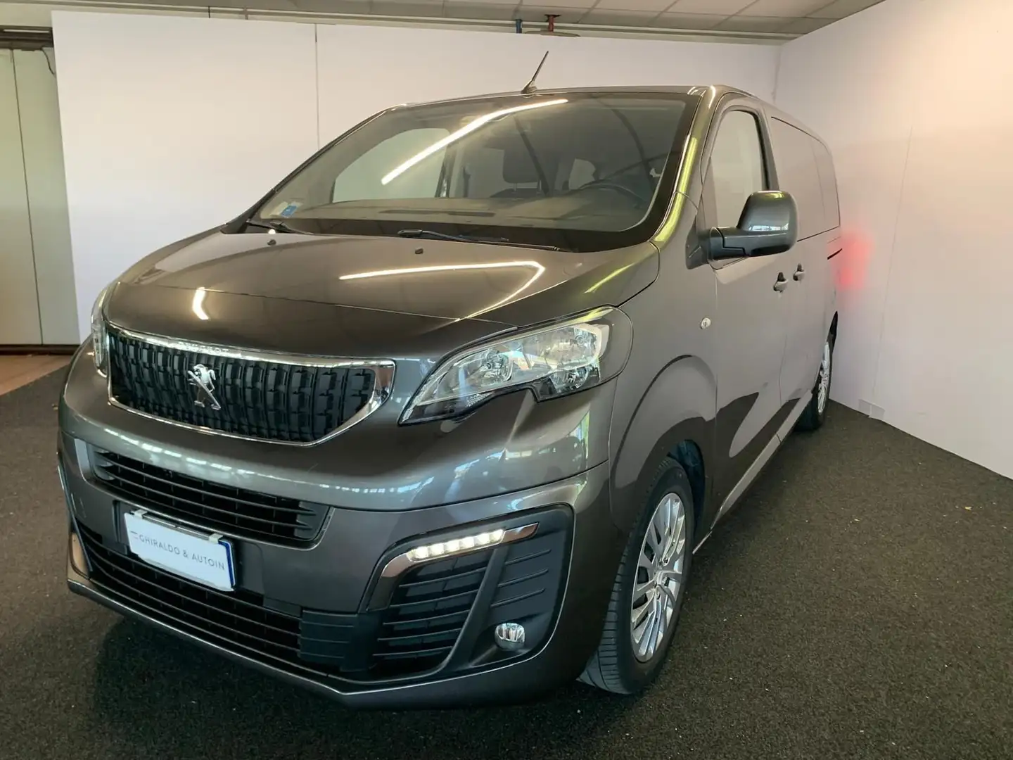 Peugeot Traveller BlueHDi 120 S&S EAT8 Standard Business Grigio - 1