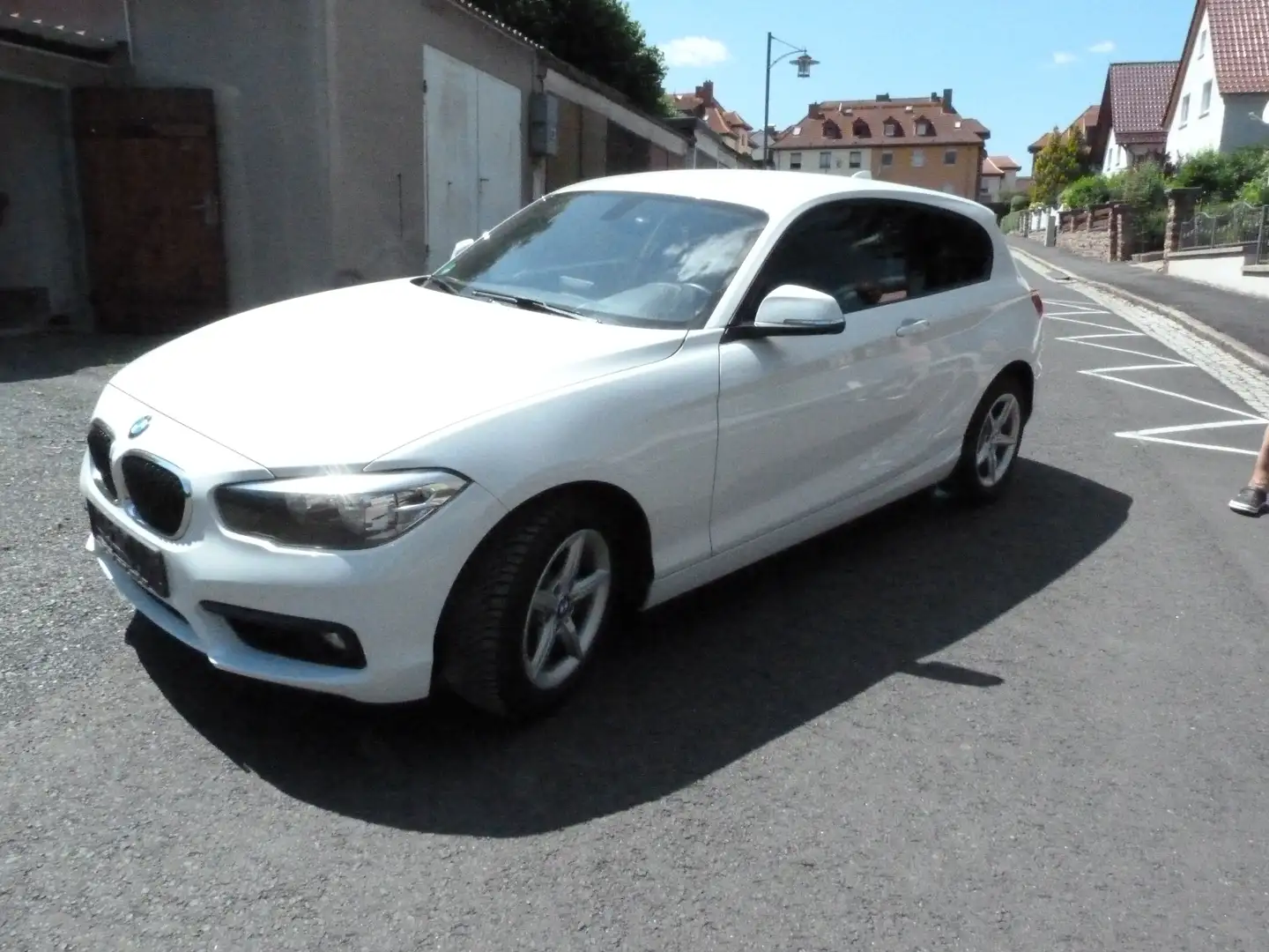 BMW 116 116d Advantage Weiß - 2