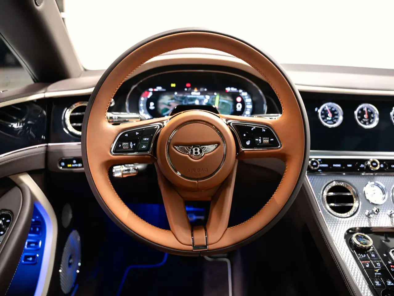 Bentley Continental GT 2026 — фото 12