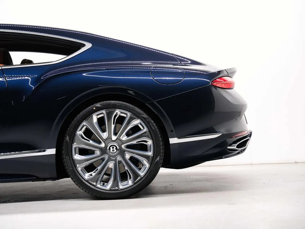 Bentley Continental GT 2026 — фото 9