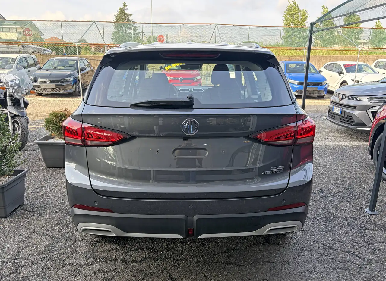 MG ZS