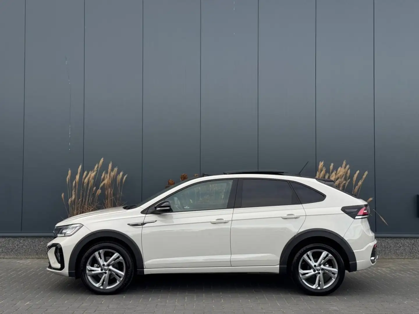 Volkswagen Taigo 1.0 TSI R-Line FULL PANO APPLE CARPLAY LED SPORTVE Beige - 2