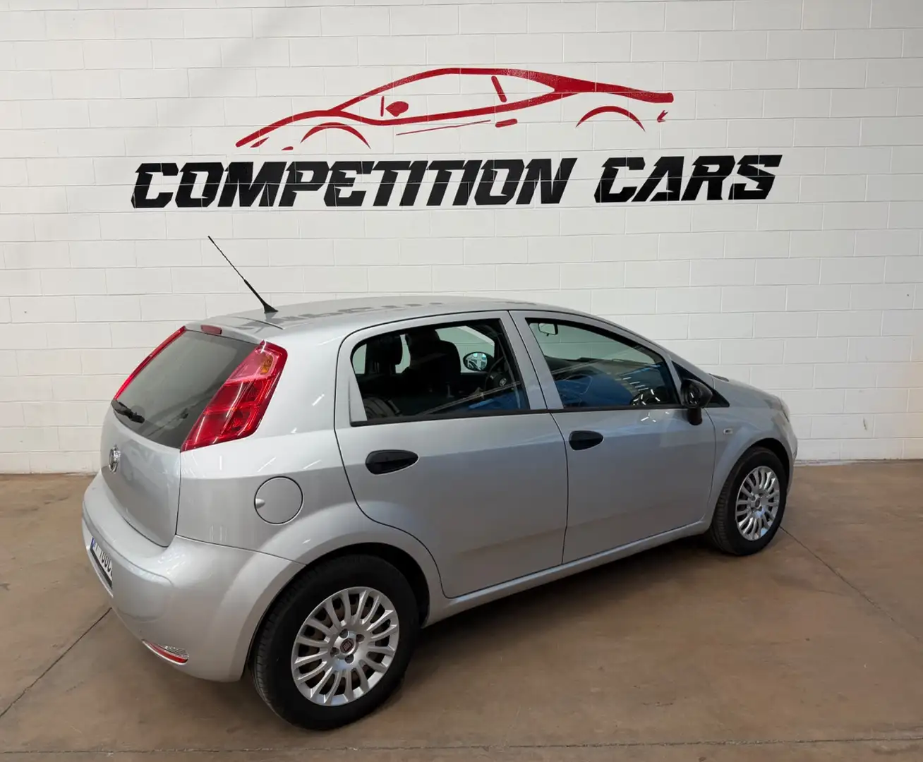 Fiat Punto Punto 1.2 8V 5 porte Street Plateado - 2