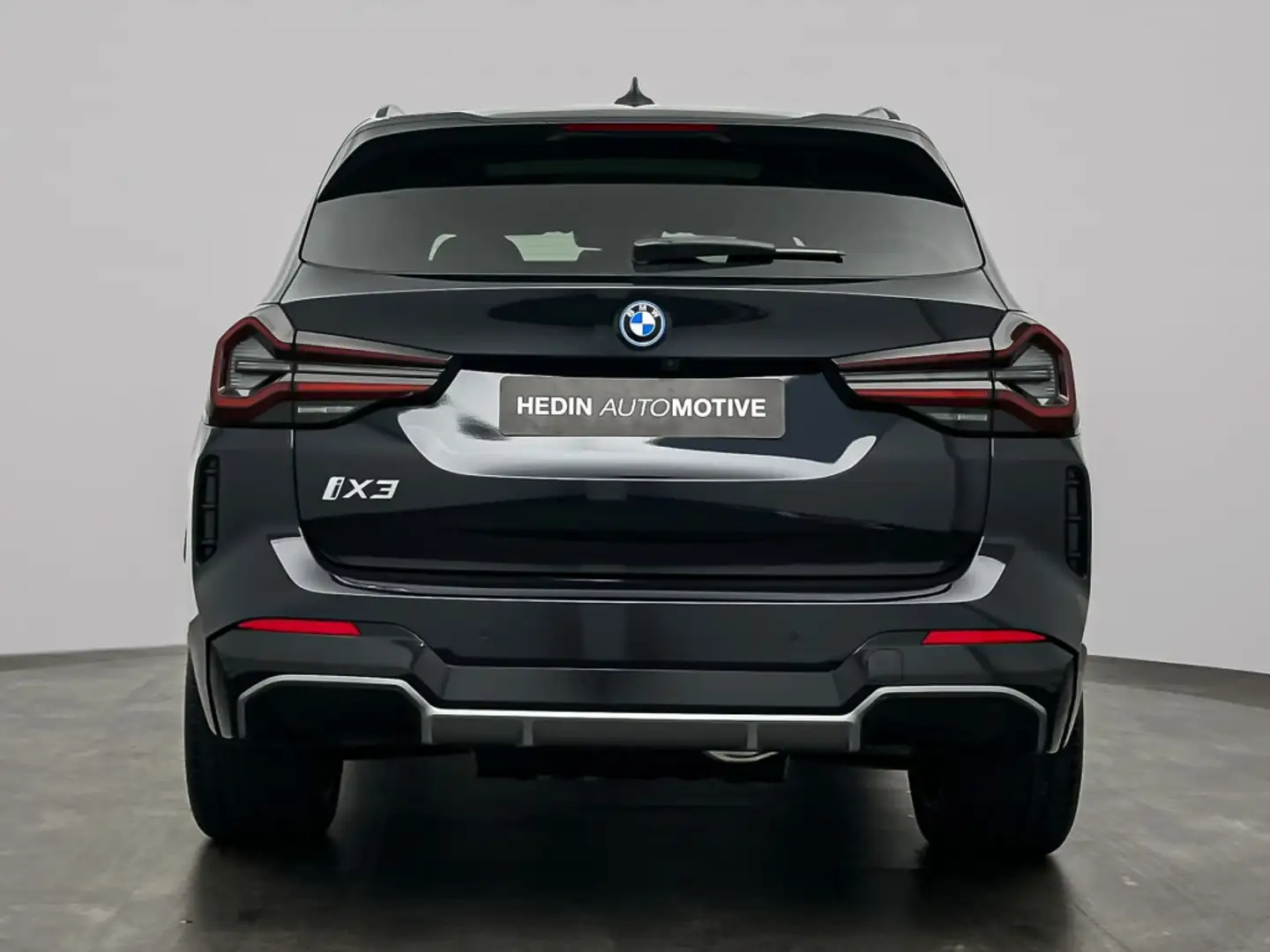 BMW iX3 High Executvive | Trekhaak | Head Up | Harman Kard Zwart - 2