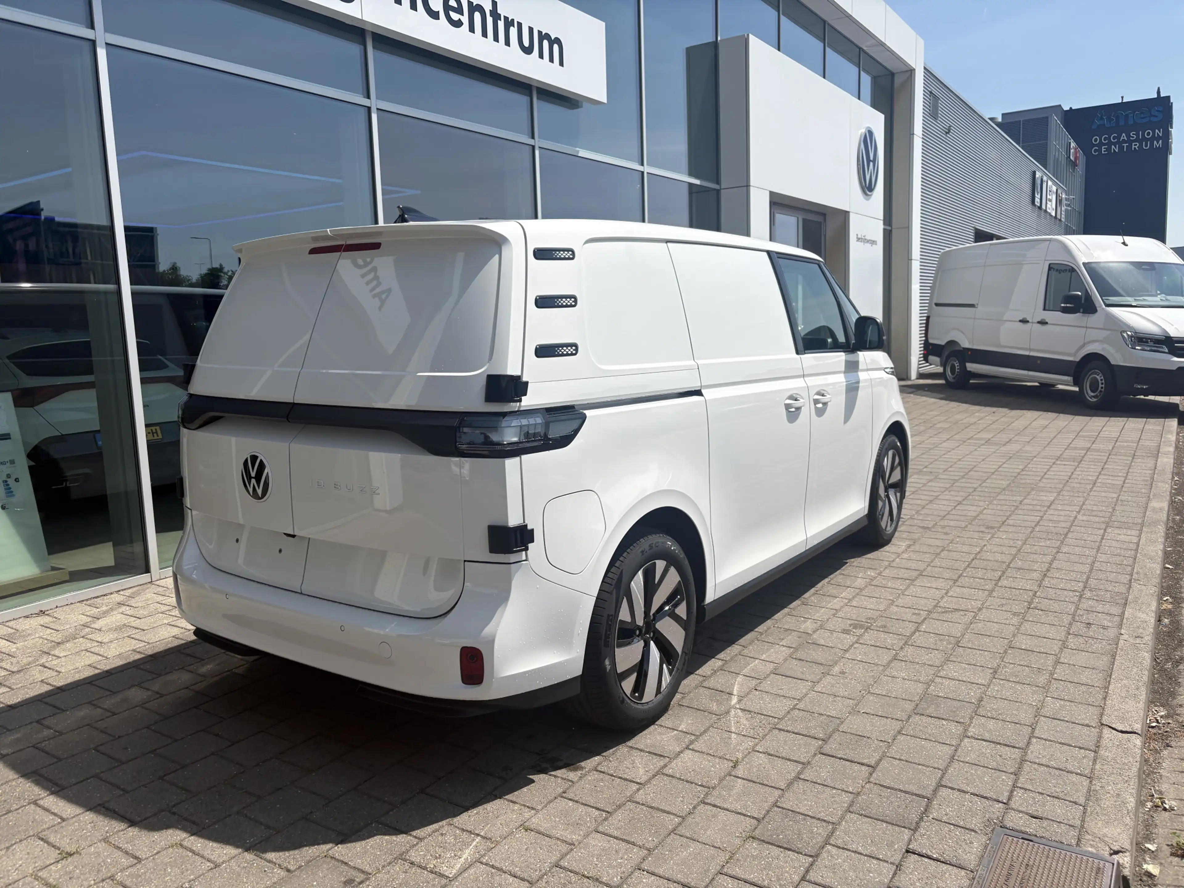 Volkswagen ID. Buzz Cargo Bulli Limited Edition 286PK | Trekhaak | App Conne — photo 12