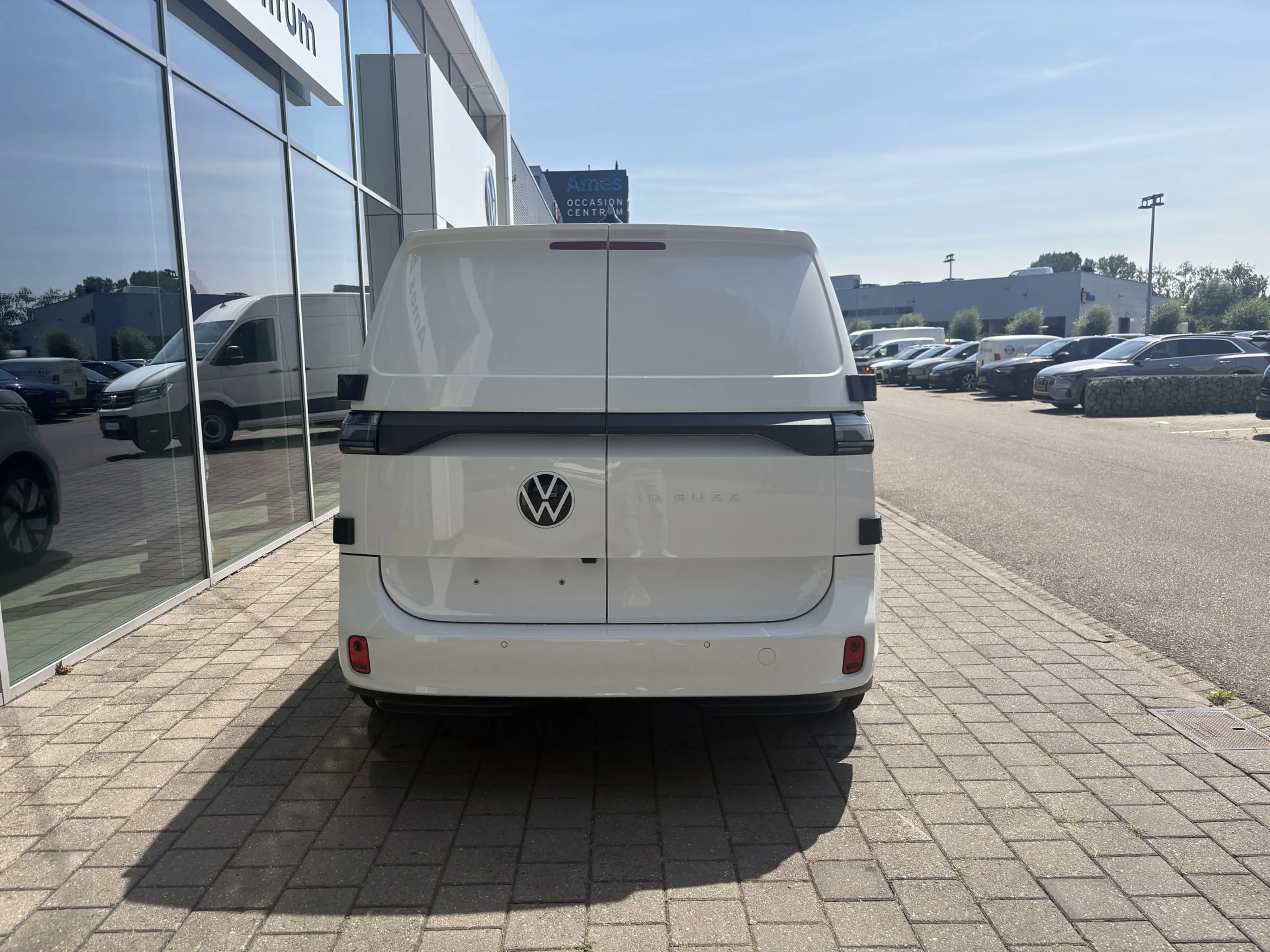 Volkswagen ID. Buzz Cargo Bulli Limited Edition 286PK | Trekhaak | App Conne — photo 9