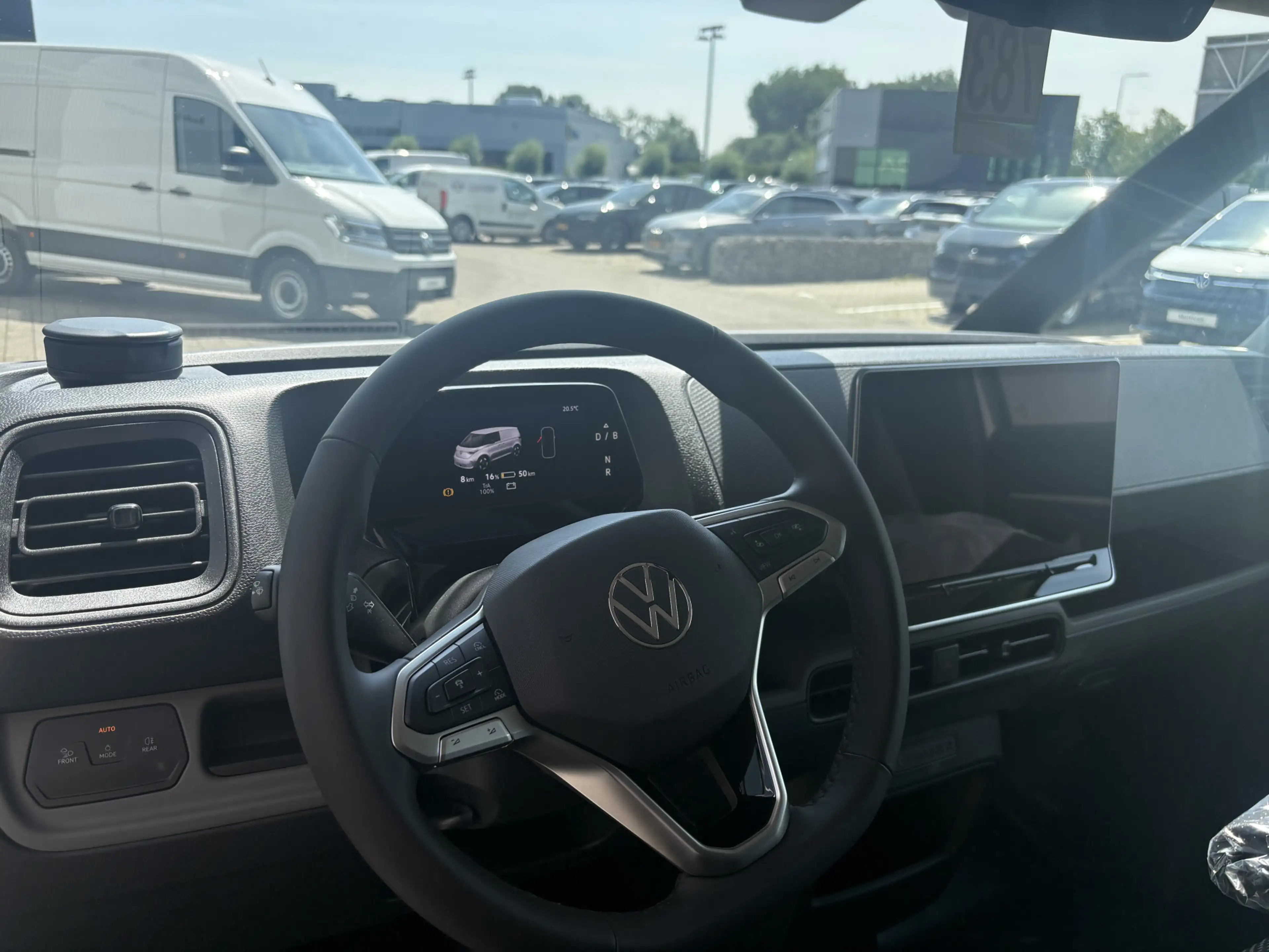 Volkswagen ID. Buzz Cargo Bulli Limited Edition 286PK | Trekhaak | App Conne — photo 14
