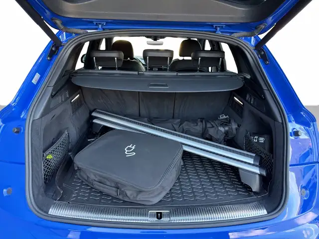 Audi Q5 view 11