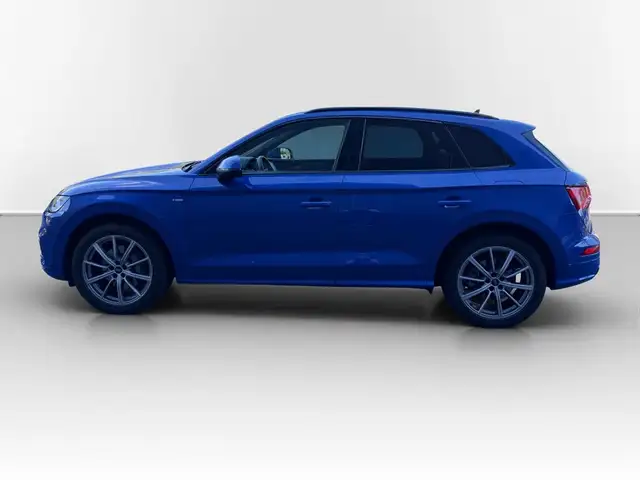 Audi Q5 view 10