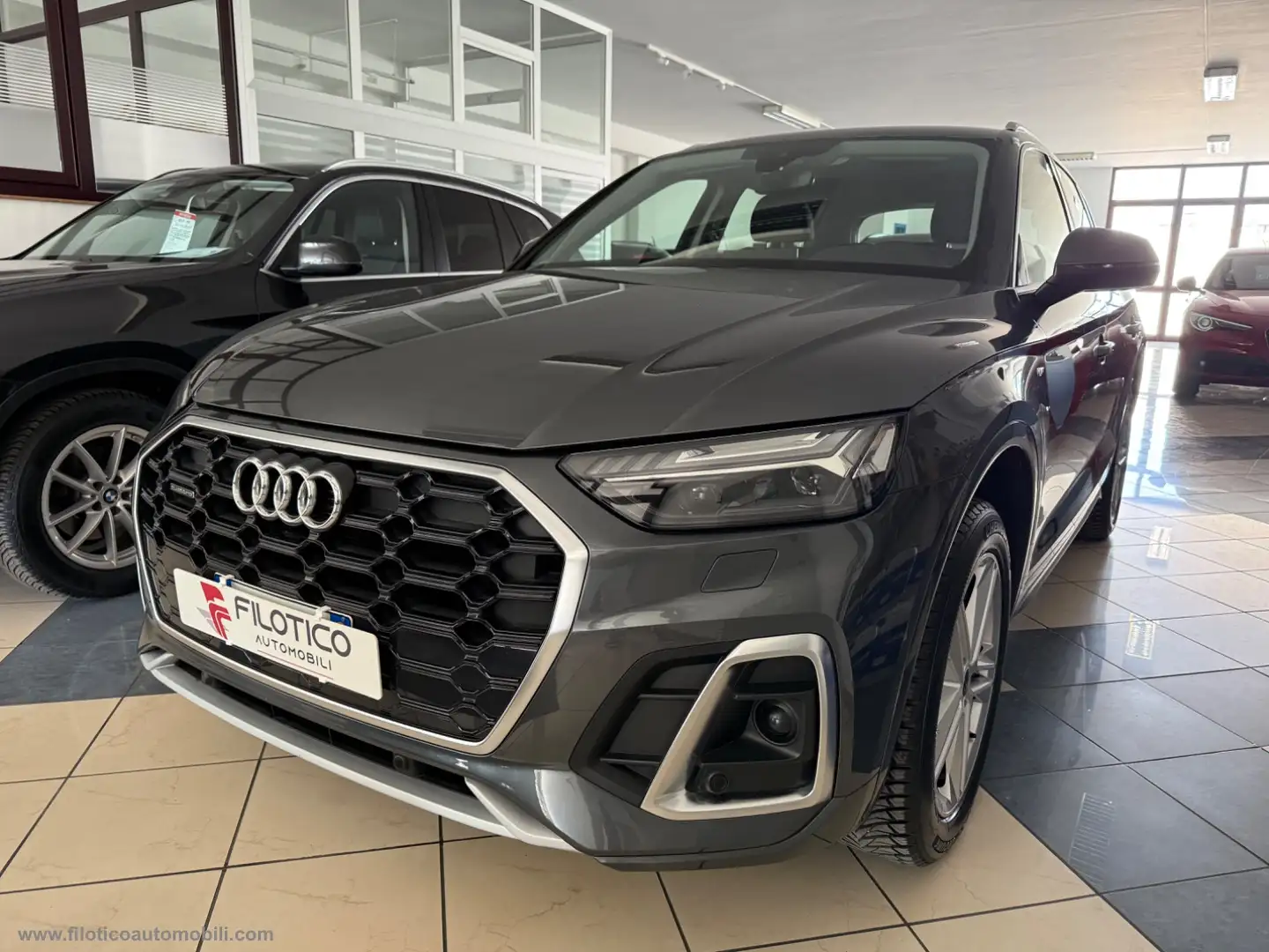 Audi Q5 40 TDI 204CV qu. S tr. S line MATRIX - LUCI AMBIEN Gris - 1