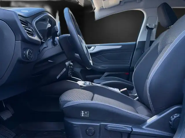 Ford Focus view 14