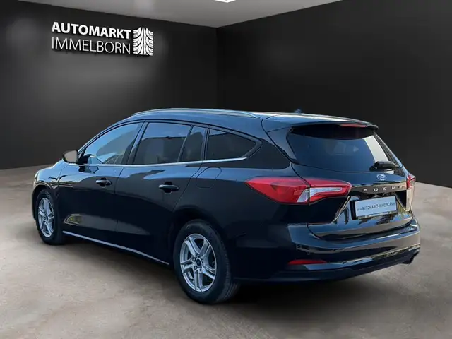Ford Focus view 6
