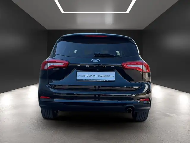 Ford Focus view 10