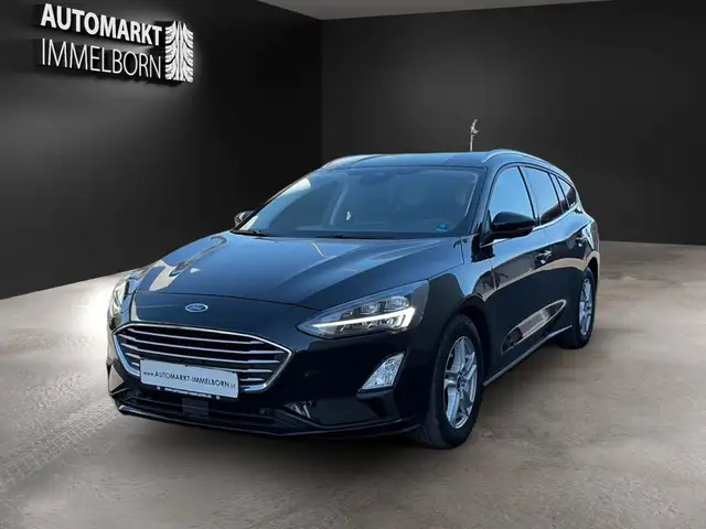 Ford Focus view 3