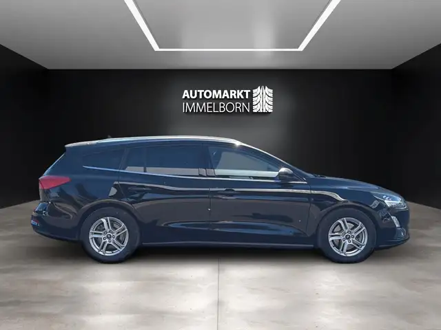 Ford Focus view 11
