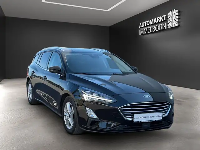 Ford Focus view 2