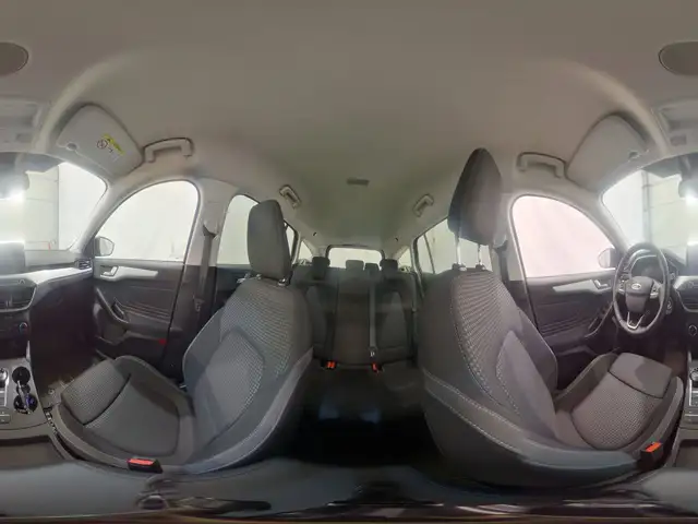 Ford Focus view 13