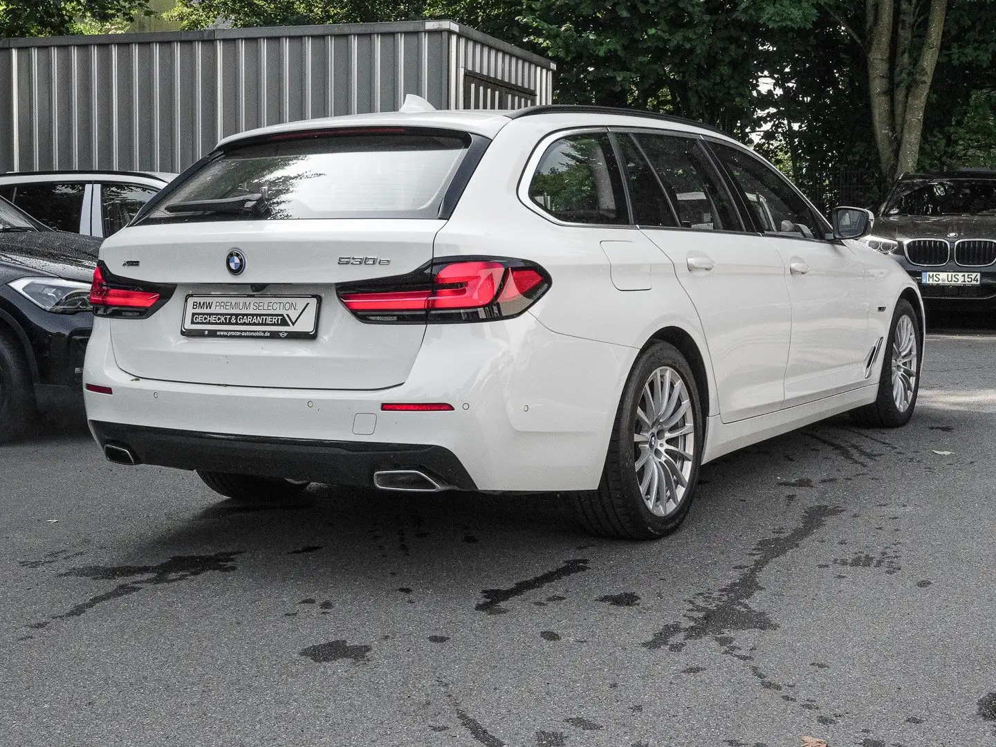 BMW 530 e xDrive A HUD ACC AHK RFK NAVI Laser DAB LM Weiß - 2