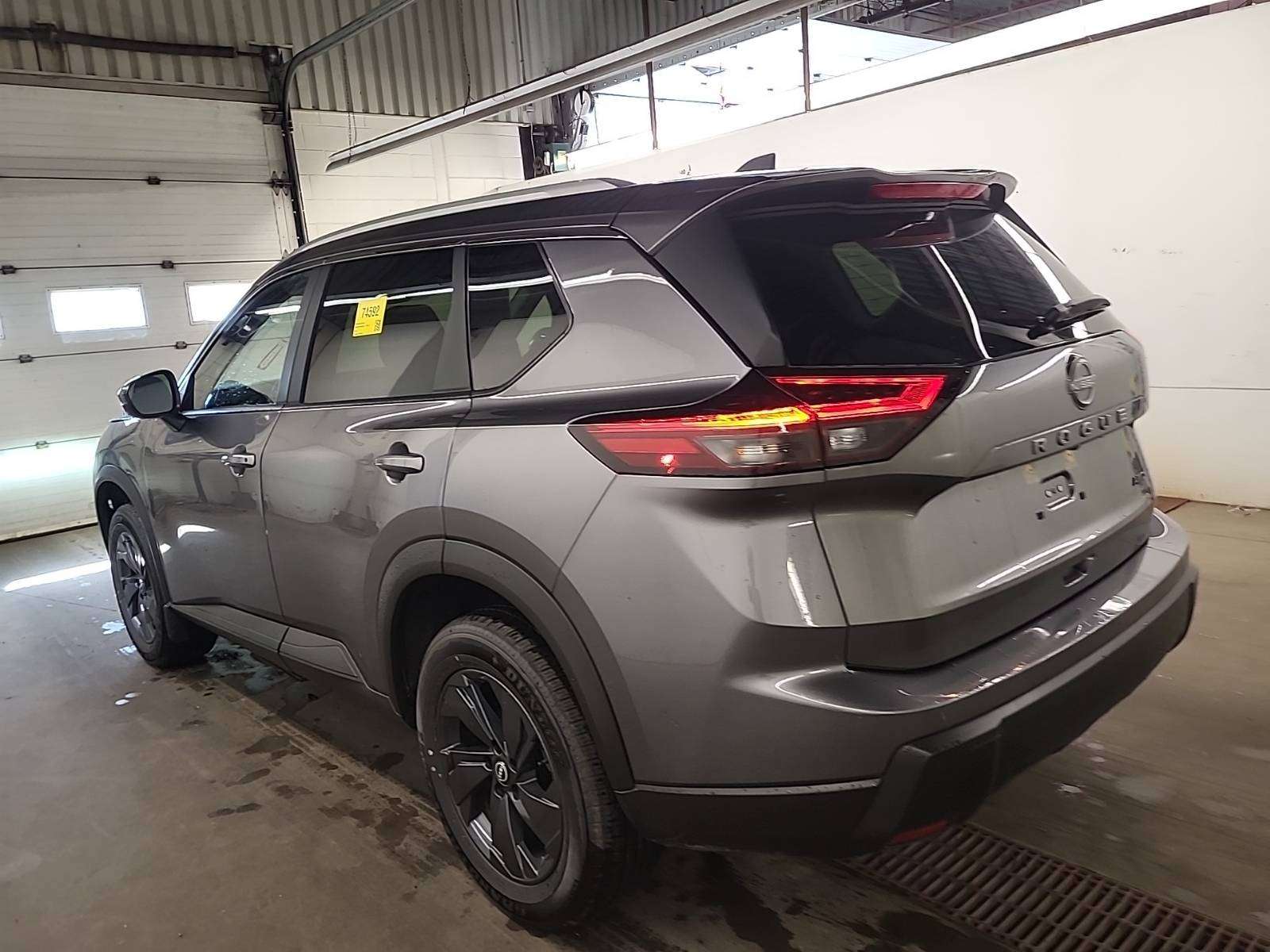 2026 Nissan Rogue SV MOONROOF|AWD|HTD SEATS/WHEEL|PWR SEAT/LIFTGATE — photo 4