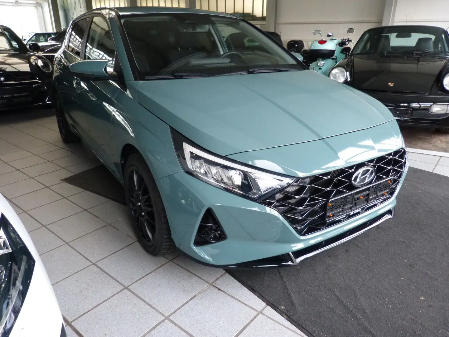 Hyundai i20 ADVANCED VOLL-LED SHZ LHZ APPLE KAMERA 17'' Grün - 1