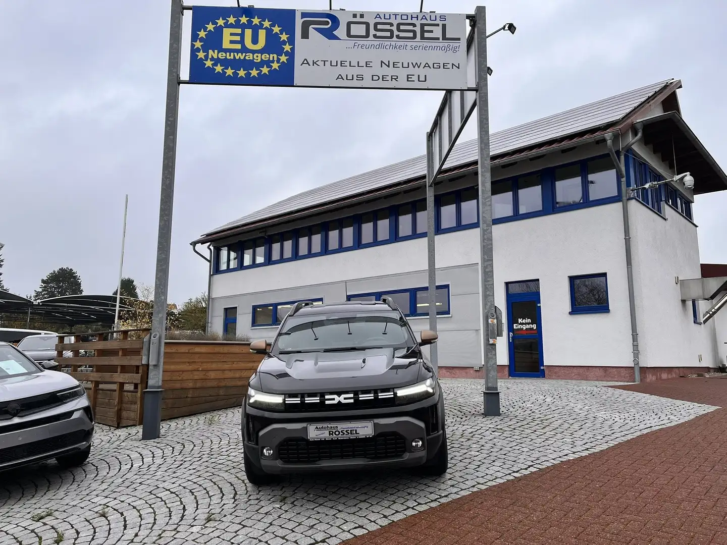 Dacia Duster 1,6 HEV 140 Hybrid Automatik Extreme 18"Alu Schwarz - 1