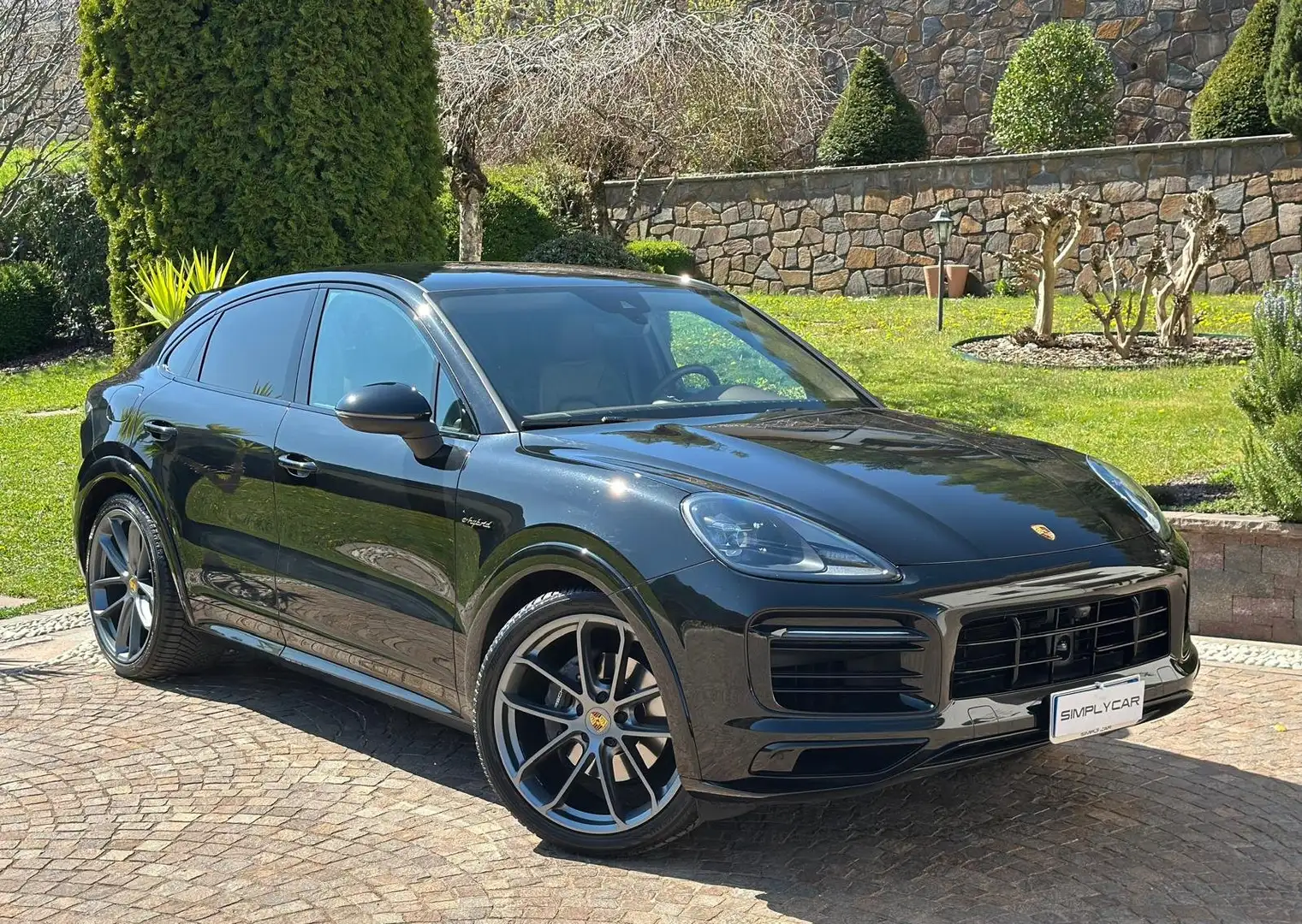 Porsche Cayenne Coupe 3.0 e-hybrid PLATINUM EDITION CERCHI 22 Nero - 2