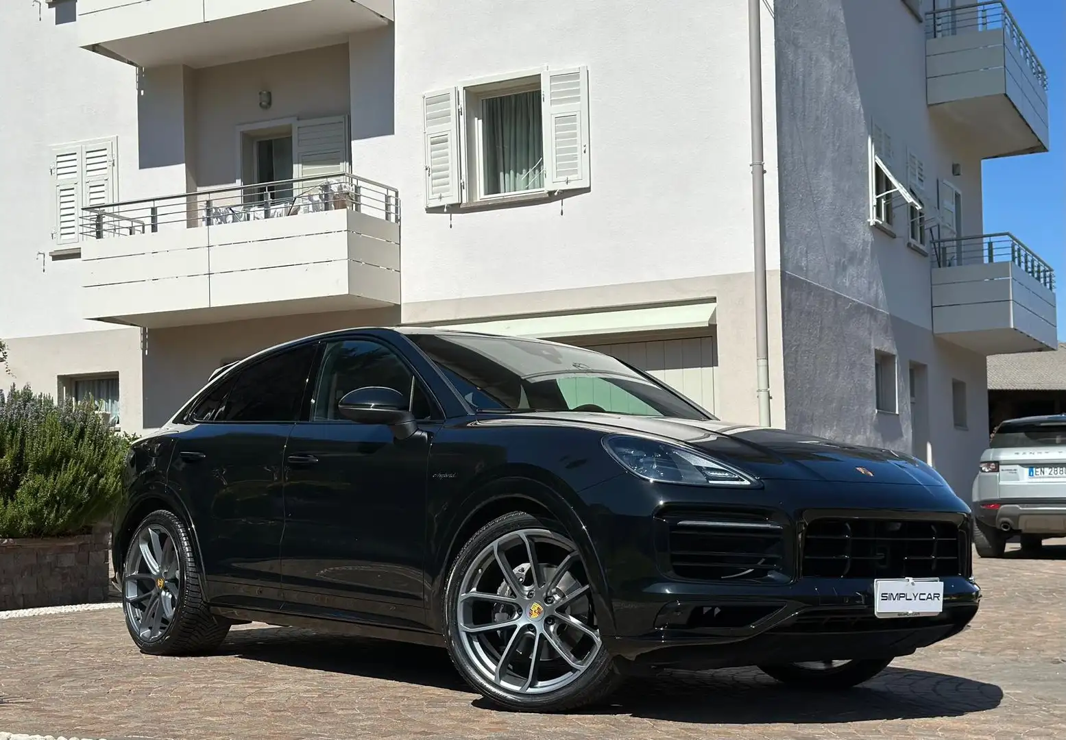 Porsche Cayenne Coupe 3.0 e-hybrid PLATINUM EDITION CERCHI 22 Nero - 1