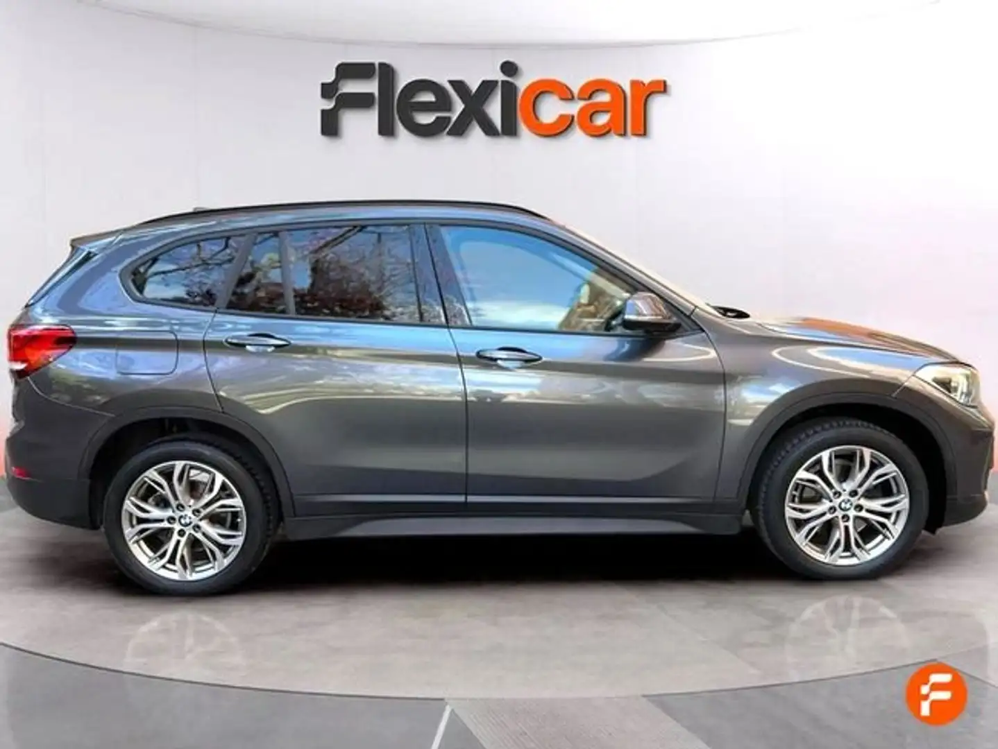BMW X1 sDrive 18i Gris - 2