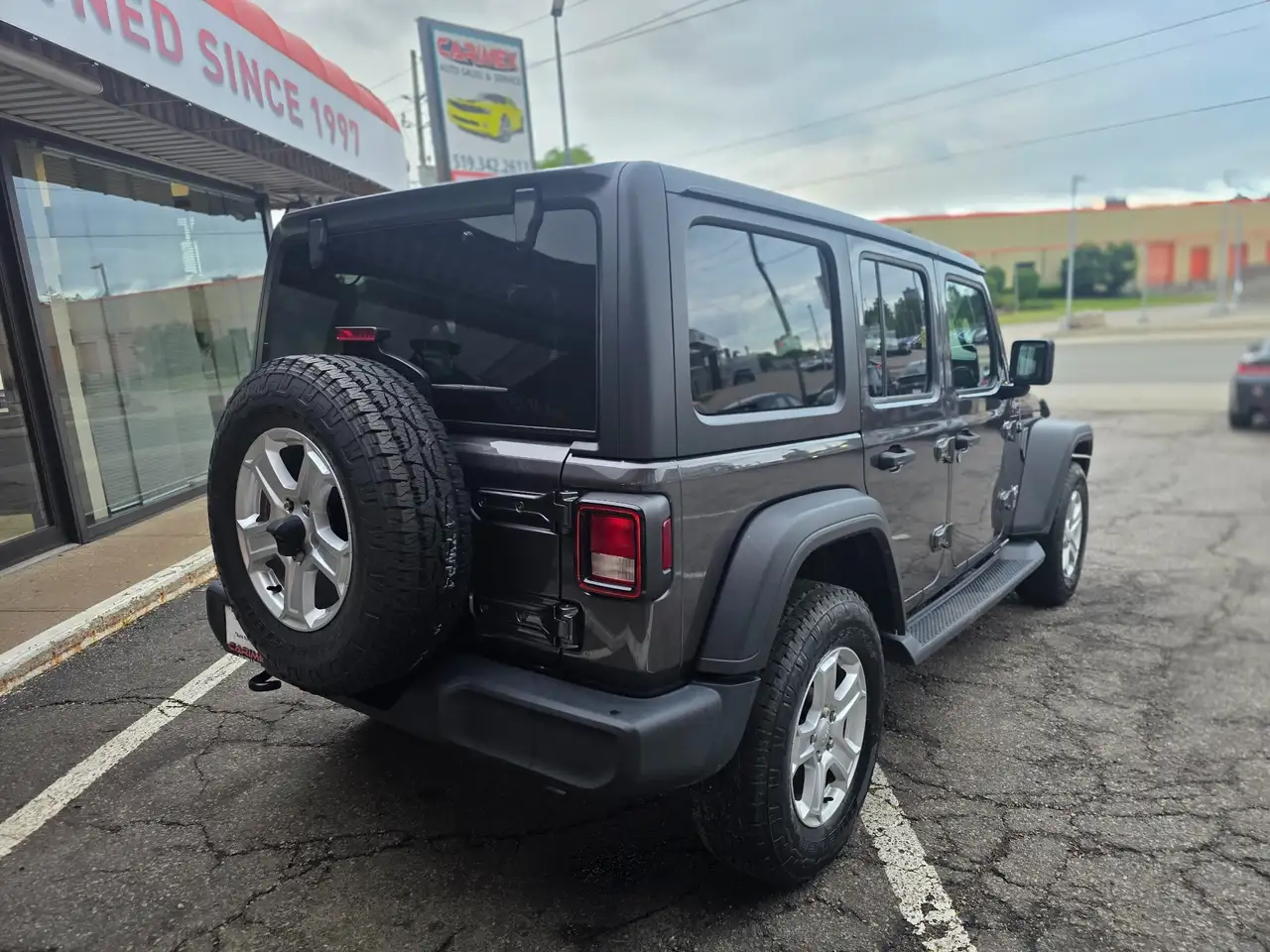 Jeep Wrangler photo Jeep Wrangler
