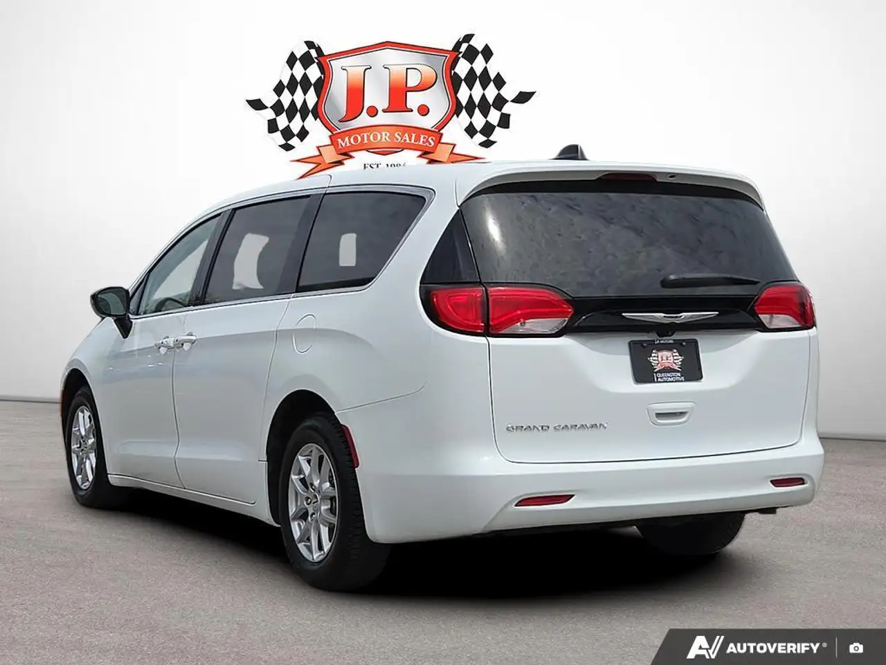 Chrysler Grand Caravan снимка Chrysler Grand Caravan