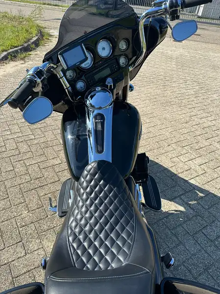 Harley-Davidson Street Glide - foto 6