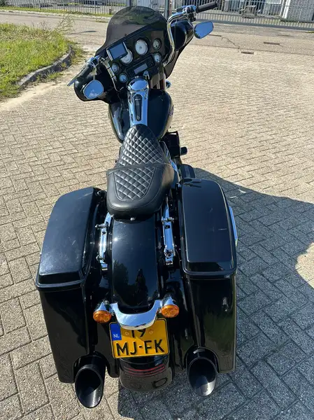 Harley-Davidson Street Glide - foto 4