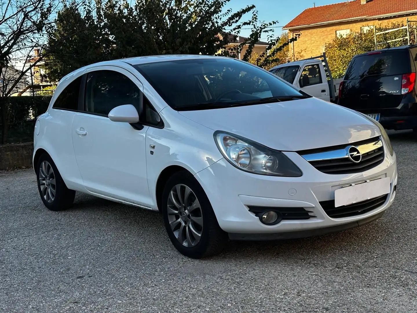 Opel Corsa Corsa IV 2010 3p 1.2 Edition 85cv Bianco - 2