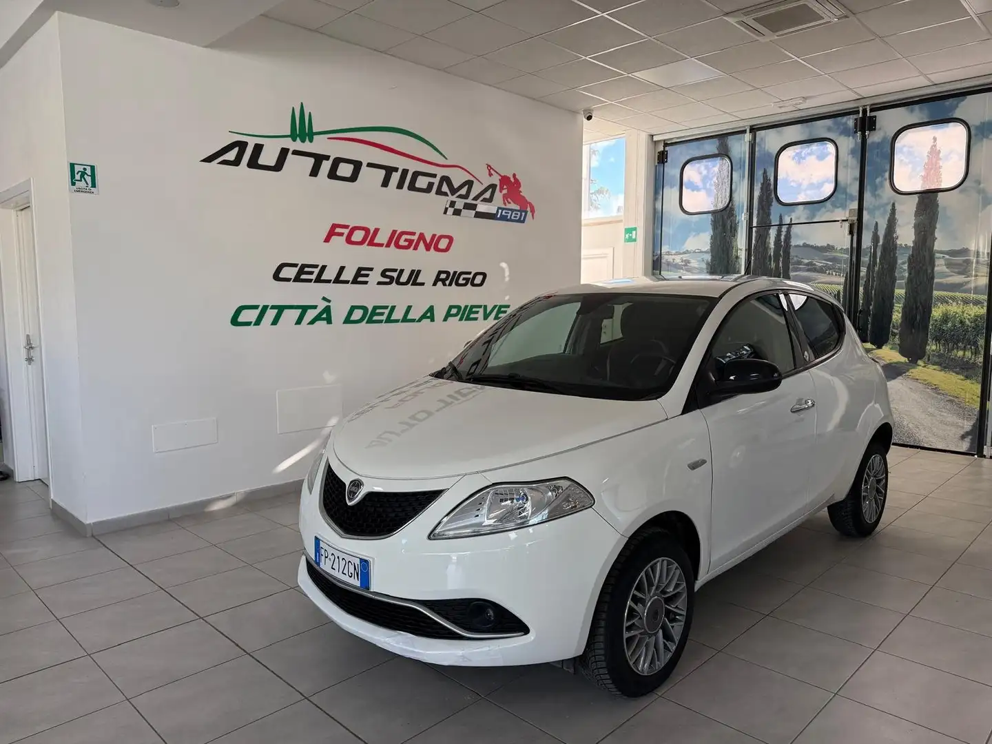 Lancia Ypsilon Ypsilon 0.9 t.air ecochic 80cv Blanco - 1