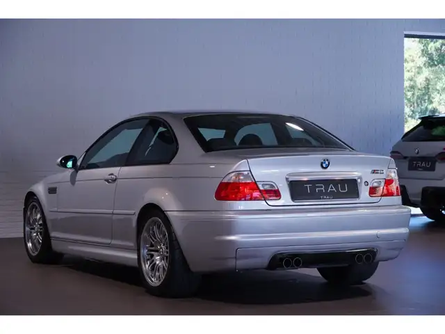 BMW M3 view 4